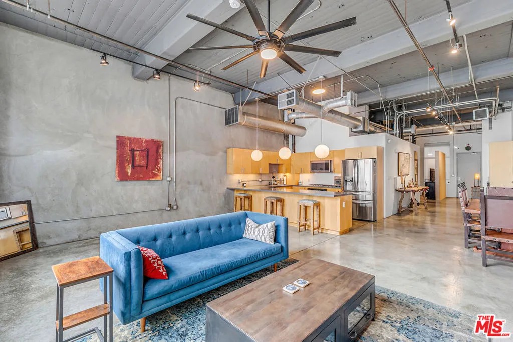 1130 S Flower Street 311, Los Angeles, California 90015 home-pic-0